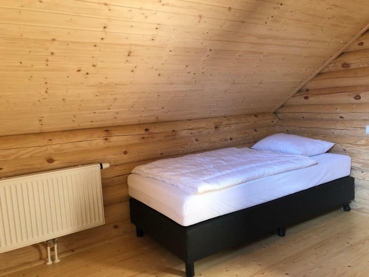 Boomstamhuis High Chaparral Oorsbeek Esterno foto
