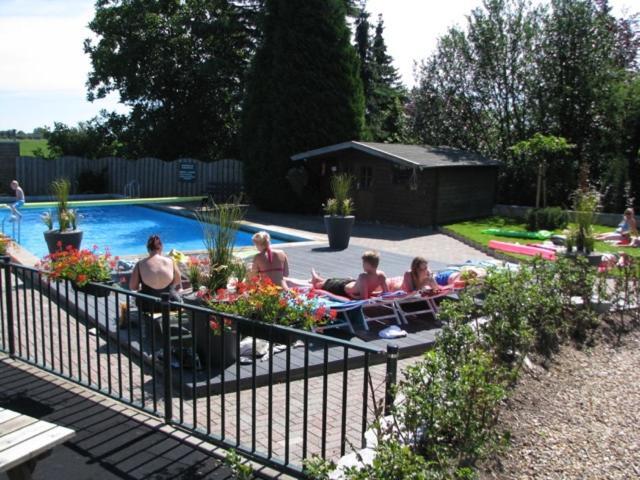 Boomstamhuis High Chaparral Oorsbeek Esterno foto